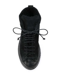 schwarze flache Stiefel mit einer Schnürung aus Wildleder von Marsèll