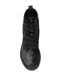 schwarze flache Stiefel mit einer Schnürung aus Wildleder von Calvin Klein Jeans