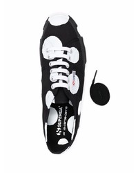schwarze gepunktete Segeltuch niedrige Sneakers von Superga