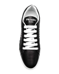 schwarze gesteppte Leder niedrige Sneakers von Prada