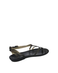 schwarze Gummi flache Sandalen von Crocs