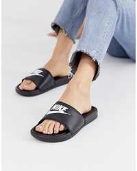 schwarze Gummi flache Sandalen von Nike