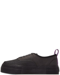 schwarze Gummi niedrige Sneakers von Eytys