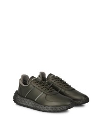 schwarze Gummi niedrige Sneakers von Giuseppe Zanotti