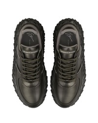 schwarze Gummi niedrige Sneakers von Giuseppe Zanotti