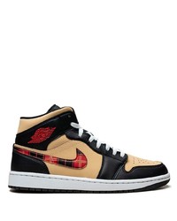 schwarze hohe Sneakers aus Leder mit Schottenmuster von Jordan