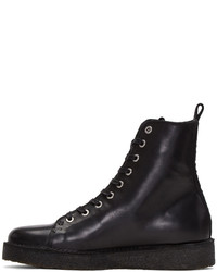 schwarze hohe Sneakers aus Leder von McQ