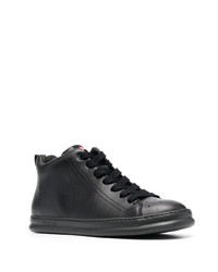 schwarze hohe Sneakers aus Leder von Camper