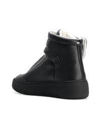 schwarze hohe Sneakers aus Leder von Maison Margiela