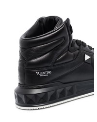 schwarze hohe Sneakers aus Leder von Valentino Garavani