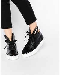 schwarze hohe Sneakers aus Leder