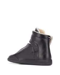 schwarze hohe Sneakers aus Leder von Maison Margiela