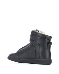 schwarze hohe Sneakers aus Leder von Maison Margiela