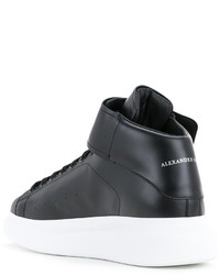 schwarze hohe Sneakers aus Leder von Alexander McQueen