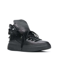 schwarze hohe Sneakers aus Leder von Cinzia Araia