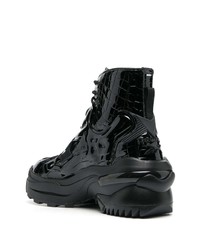 schwarze hohe Sneakers aus Leder von Maison Margiela