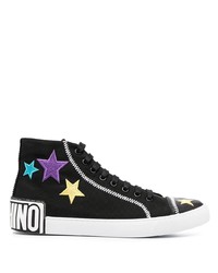 schwarze hohe Sneakers aus Segeltuch mit Sternenmuster von Moschino