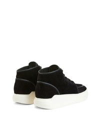 schwarze hohe Sneakers aus Wildleder von Giuseppe Zanotti