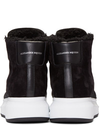 schwarze hohe Sneakers aus Wildleder von Alexander McQueen