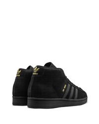 schwarze hohe Sneakers aus Wildleder von adidas