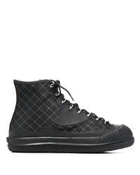 schwarze hohe Sneakers mit Karomuster von Converse