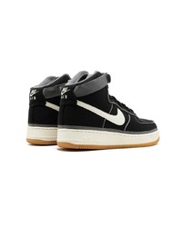 schwarze hohe Sneakers von Nike