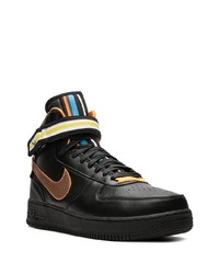 schwarze hohe Sneakers von Nike