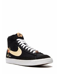 schwarze hohe Sneakers von Nike