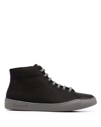 schwarze hohe Sneakers von Camper