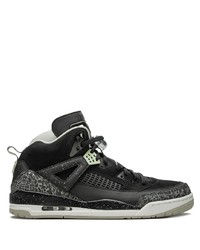 schwarze hohe Sneakers von Jordan