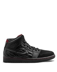 schwarze hohe Sneakers von Jordan