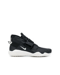 schwarze hohe Sneakers von Nike