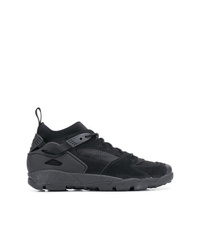 schwarze hohe Sneakers von Nike