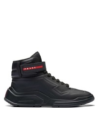 schwarze hohe Sneakers von Prada
