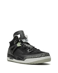 schwarze hohe Sneakers von Jordan