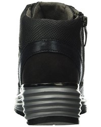 schwarze hohe Sneakers von Tamaris