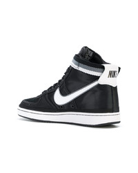 schwarze hohe Sneakers von Nike