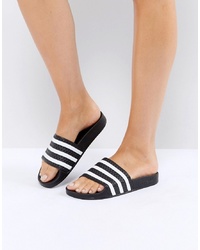 schwarze horizontal gestreifte Gummi flache Sandalen von adidas Originals