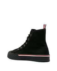 schwarze horizontal gestreifte hohe Sneakers von Thom Browne