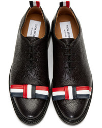 schwarze horizontal gestreifte Leder Oxford Schuhe von Thom Browne