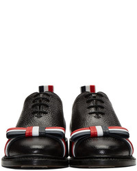 schwarze horizontal gestreifte Leder Oxford Schuhe von Thom Browne