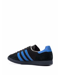 schwarze horizontal gestreifte Wildleder niedrige Sneakers von adidas