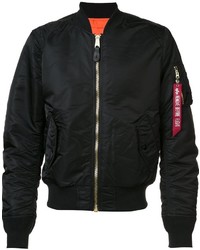 schwarze Jacke von Alpha Industries