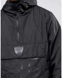 schwarze Jacke von New Era