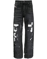 schwarze Jeans mit Destroyed-Effekten von Diesel