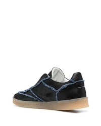 schwarze Jeans niedrige Sneakers von MM6 MAISON MARGIELA