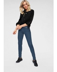 schwarze Jeansjacke mit Destroyed-Effekten von Lee
