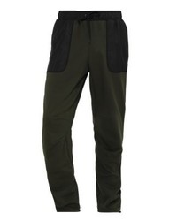 schwarze Jogginghose mit Karomuster von adidas