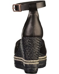 schwarze Keilsandaletten aus Leder von Fred de la Bretoniere