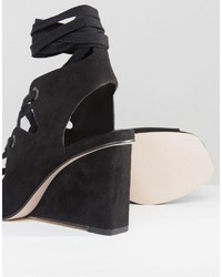 schwarze Keilsandaletten von Asos